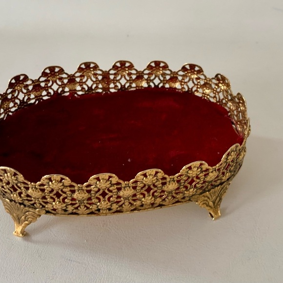 mid century vintage Ornate Gold Color Filigree Metal Stand - Picture 8 of 11